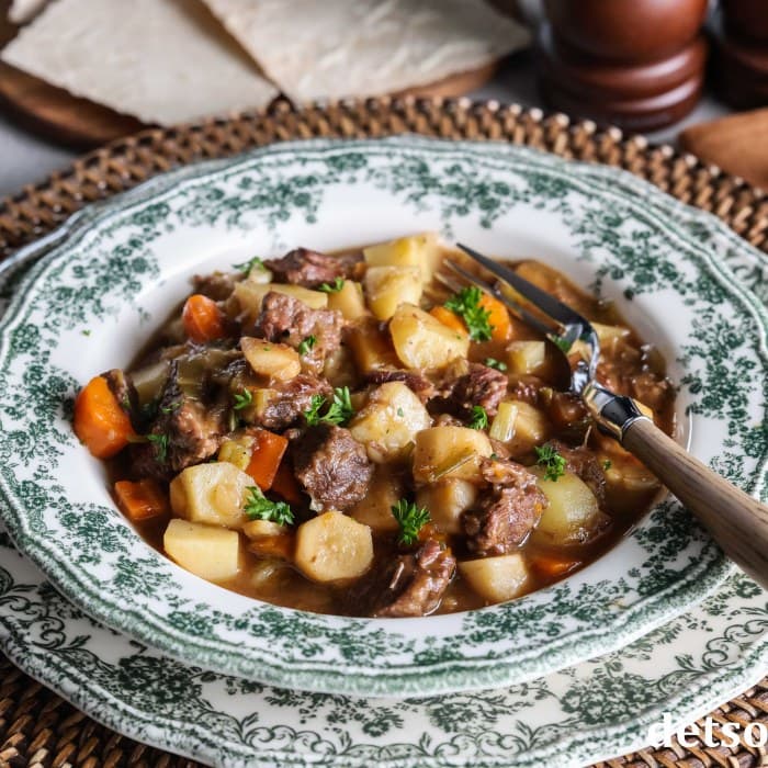 Brun Lapskaus (Norwegian Beef Vegetable Stew)